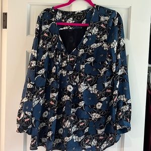 Pea in pod maternity blouse